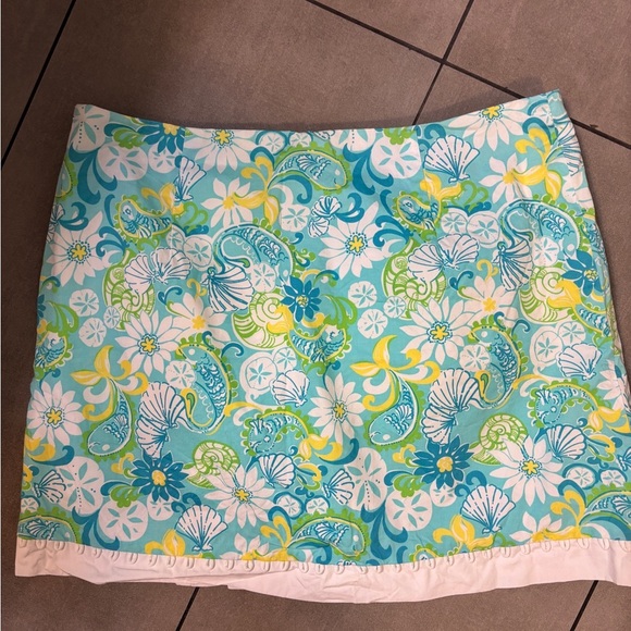 Lily Pulitzer blue and yellow Floral shell Print Cotton Skorts size 8 worn once - Picture 2 of 8